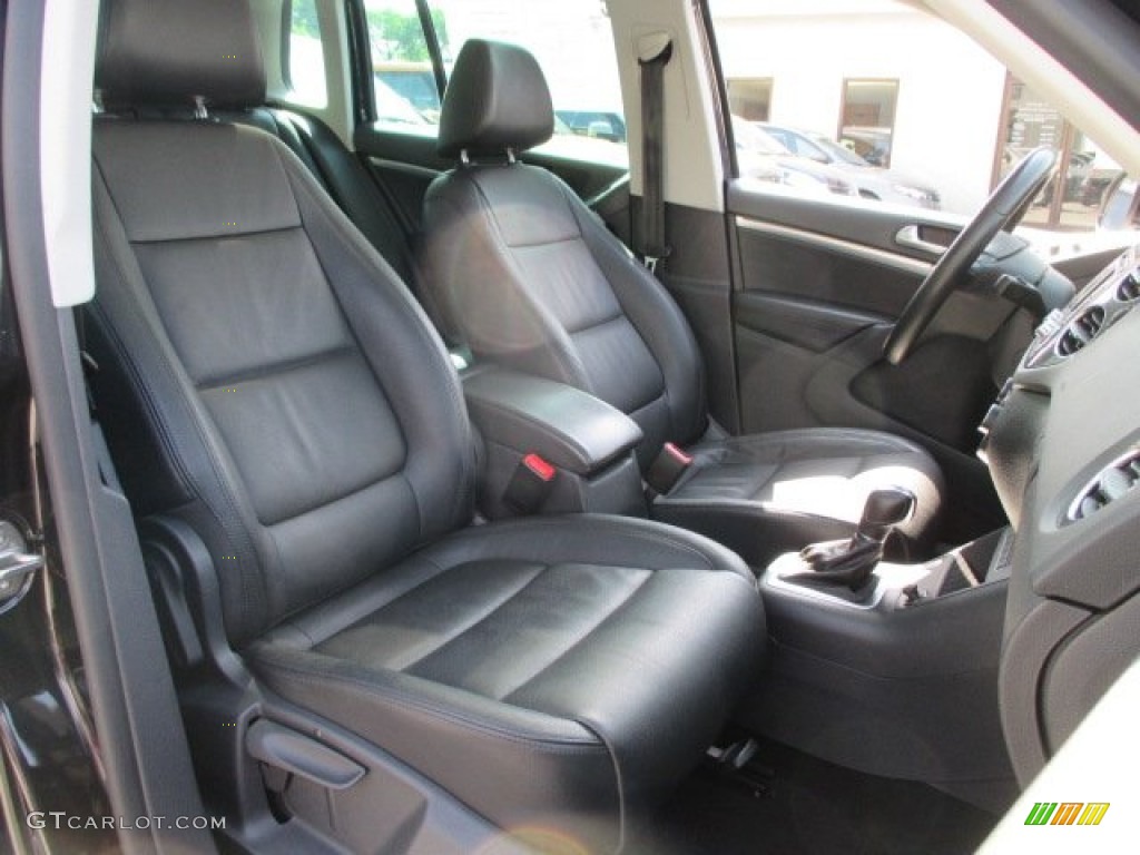 2012 Tiguan SE 4Motion - Deep Black Metallic / Black photo #17