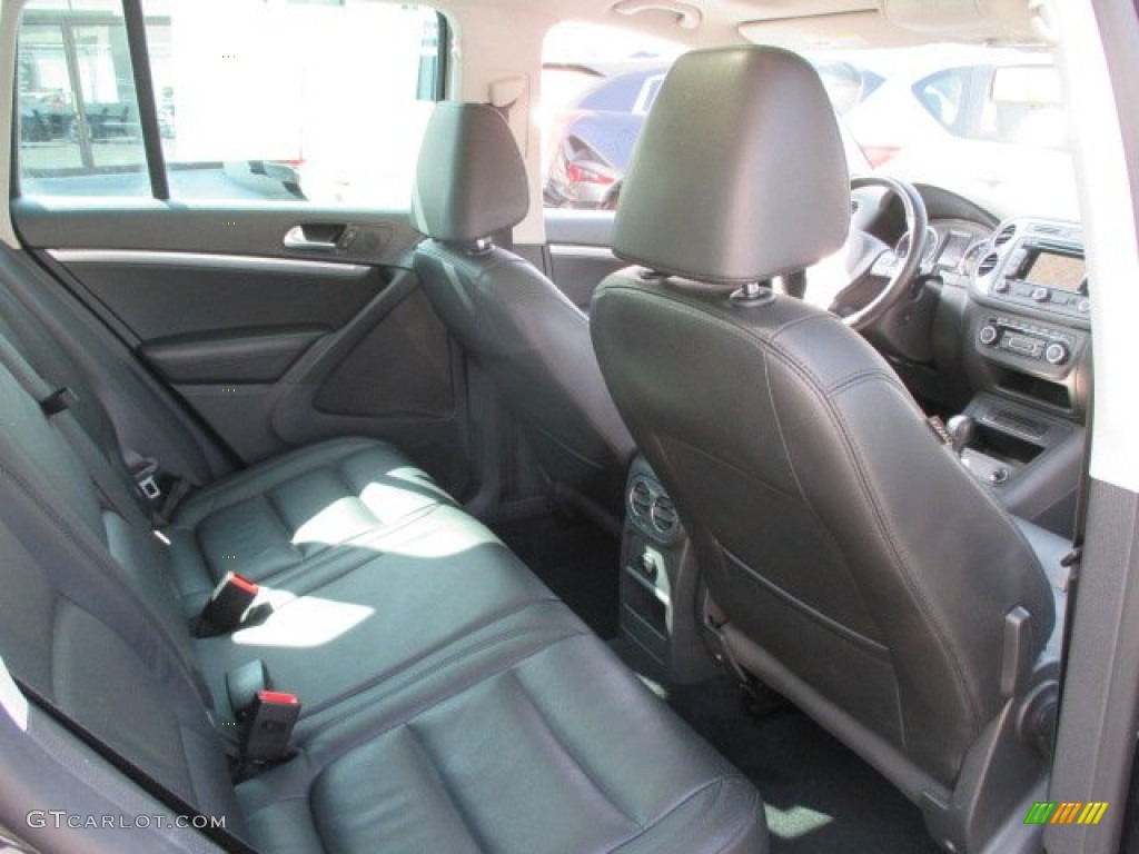 2012 Tiguan SE 4Motion - Deep Black Metallic / Black photo #18