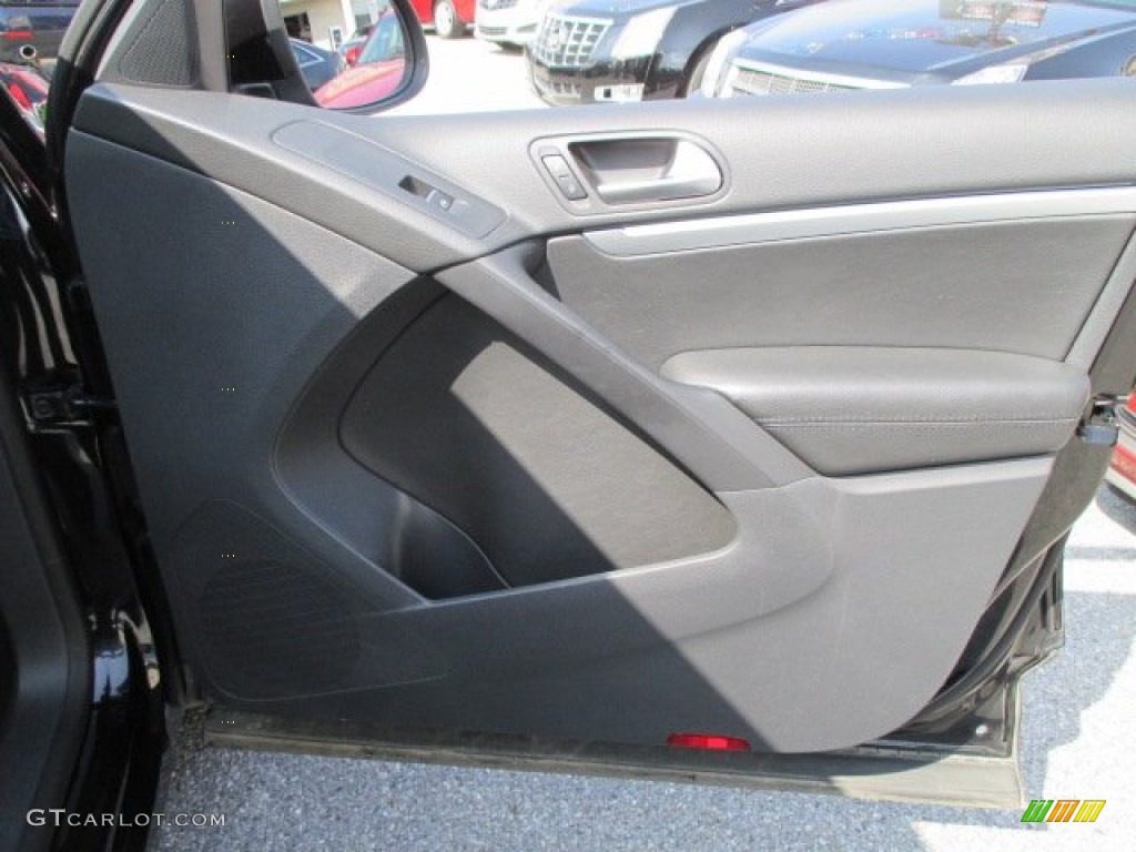 2012 Tiguan SE 4Motion - Deep Black Metallic / Black photo #24