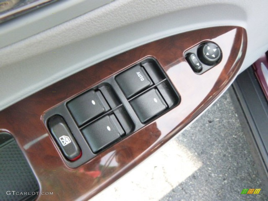 2007 Buick LaCrosse CX Controls Photo #95029546