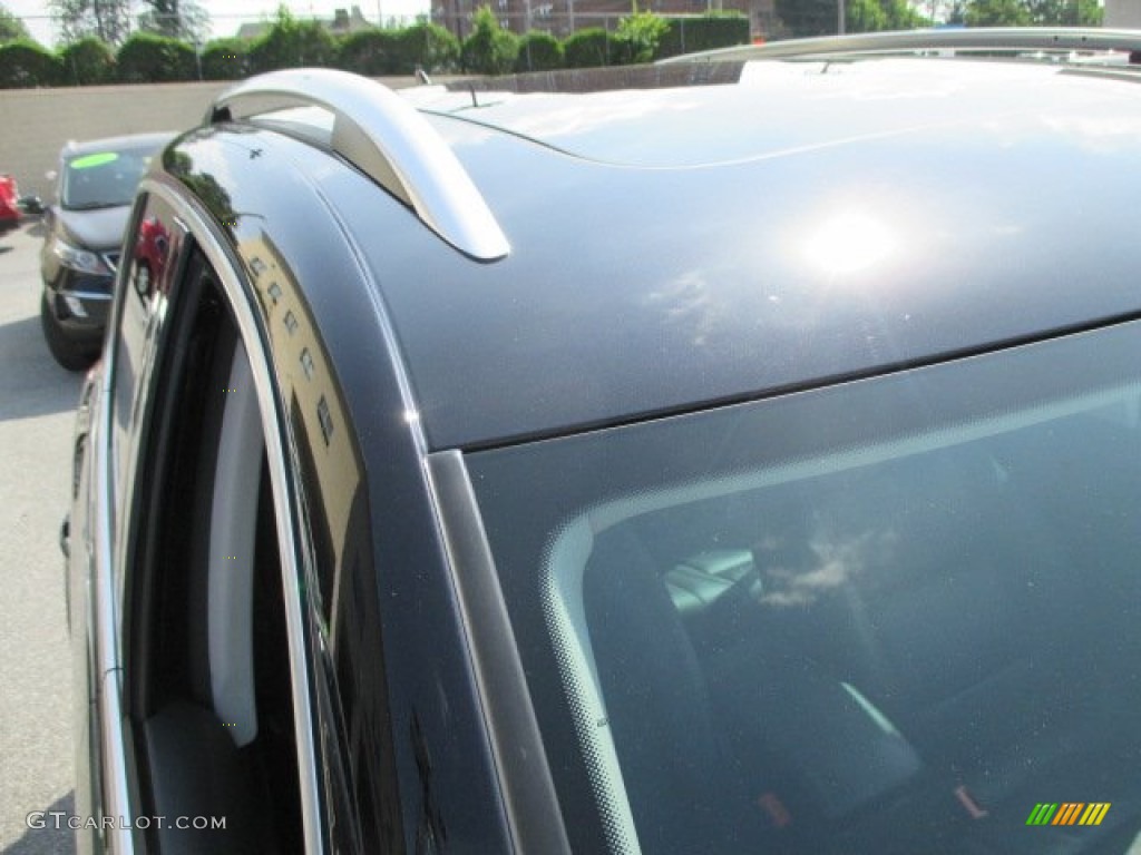 2012 Tiguan SE 4Motion - Deep Black Metallic / Black photo #28