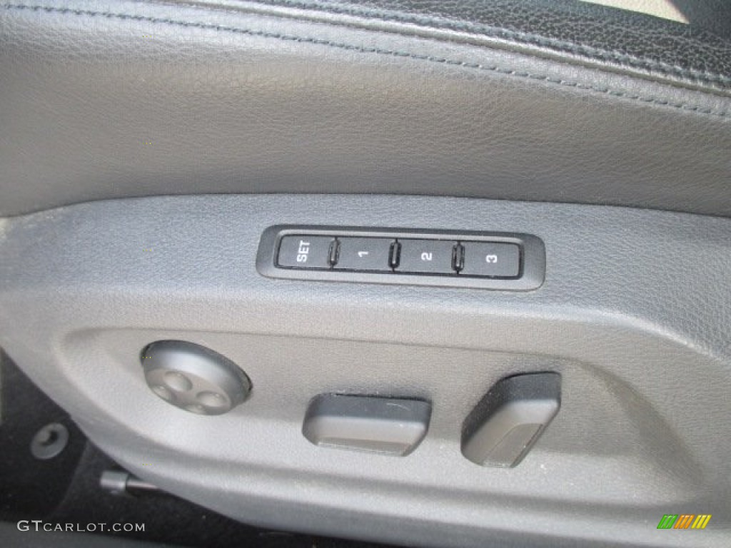 2012 Tiguan SE 4Motion - Deep Black Metallic / Black photo #32