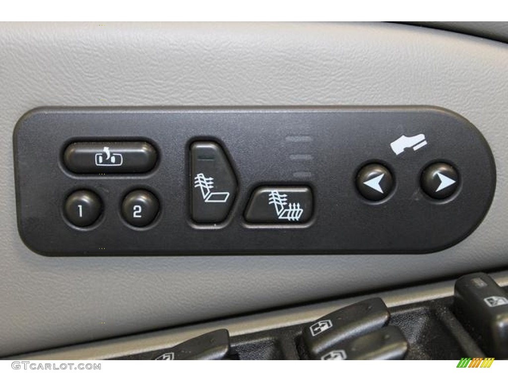 2005 GMC Yukon SLE 4x4 Controls Photo #95038506