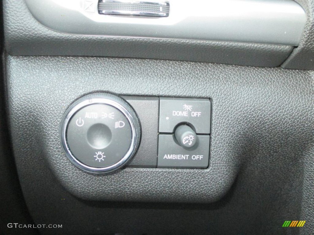 2015 GMC Acadia SLE Controls Photo #95041534