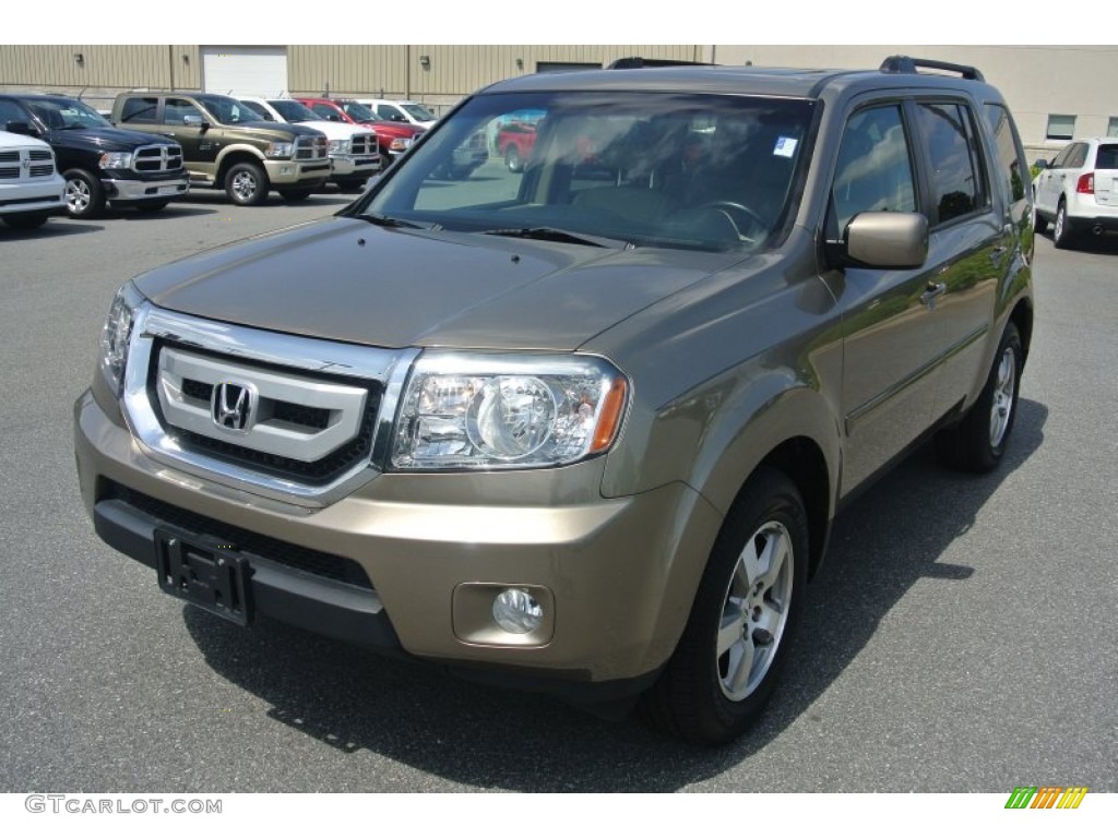 Mocha Metallic Honda Pilot