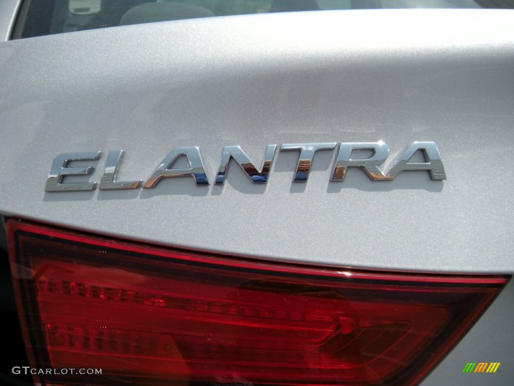 2015 Elantra SE Sedan - Symphony Silver / Gray photo #14