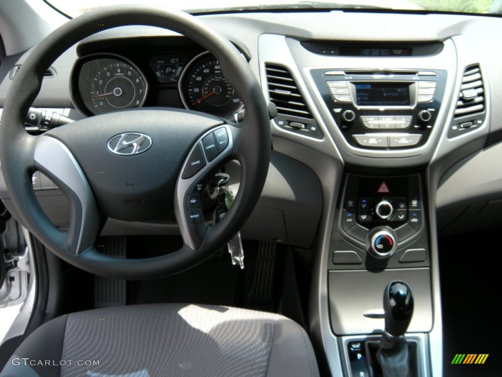 2015 Elantra SE Sedan - Symphony Silver / Gray photo #24