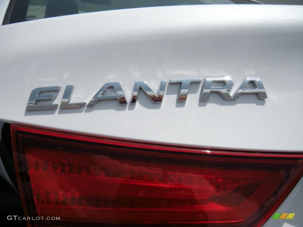 2015 Elantra SE Sedan - Quartz White Pearl / Gray photo #14