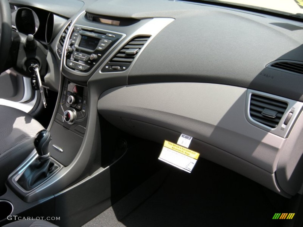 2015 Elantra SE Sedan - Quartz White Pearl / Gray photo #17