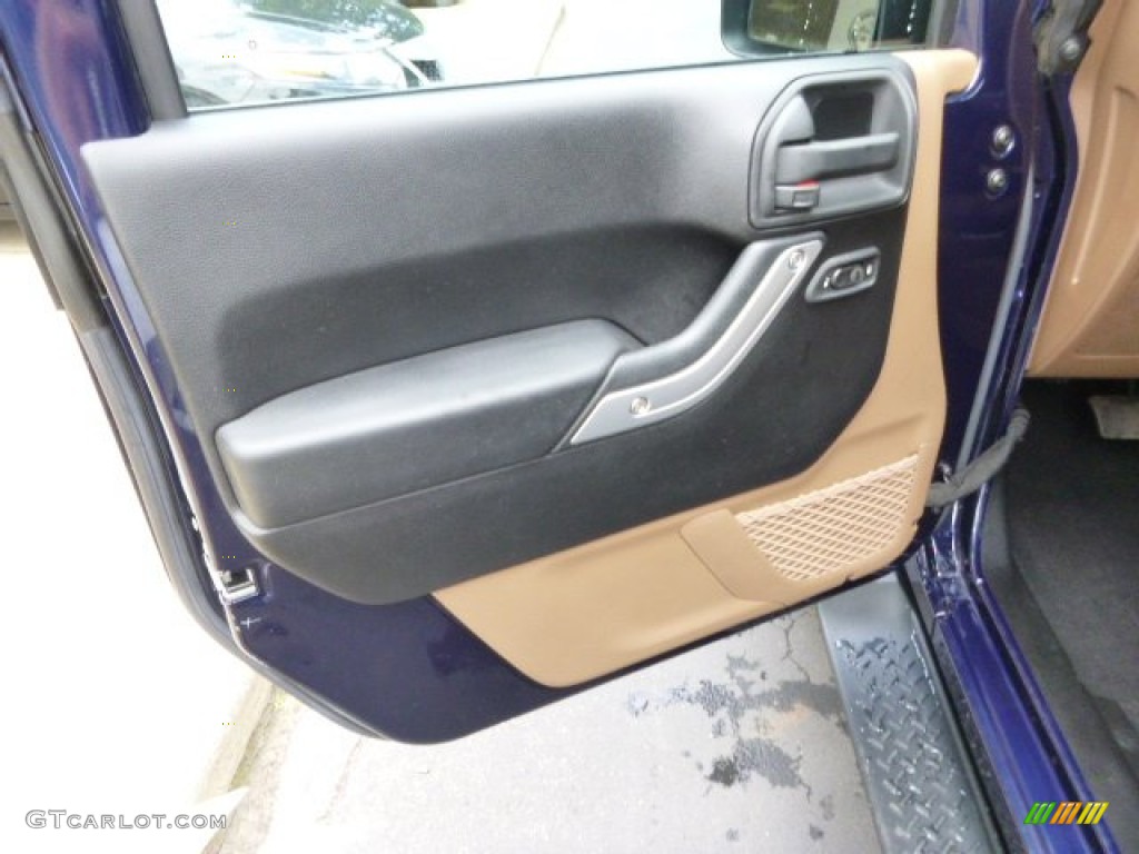 2013 Wrangler Unlimited Sahara 4x4 - True Blue Pearl / Black/Dark Saddle photo #11