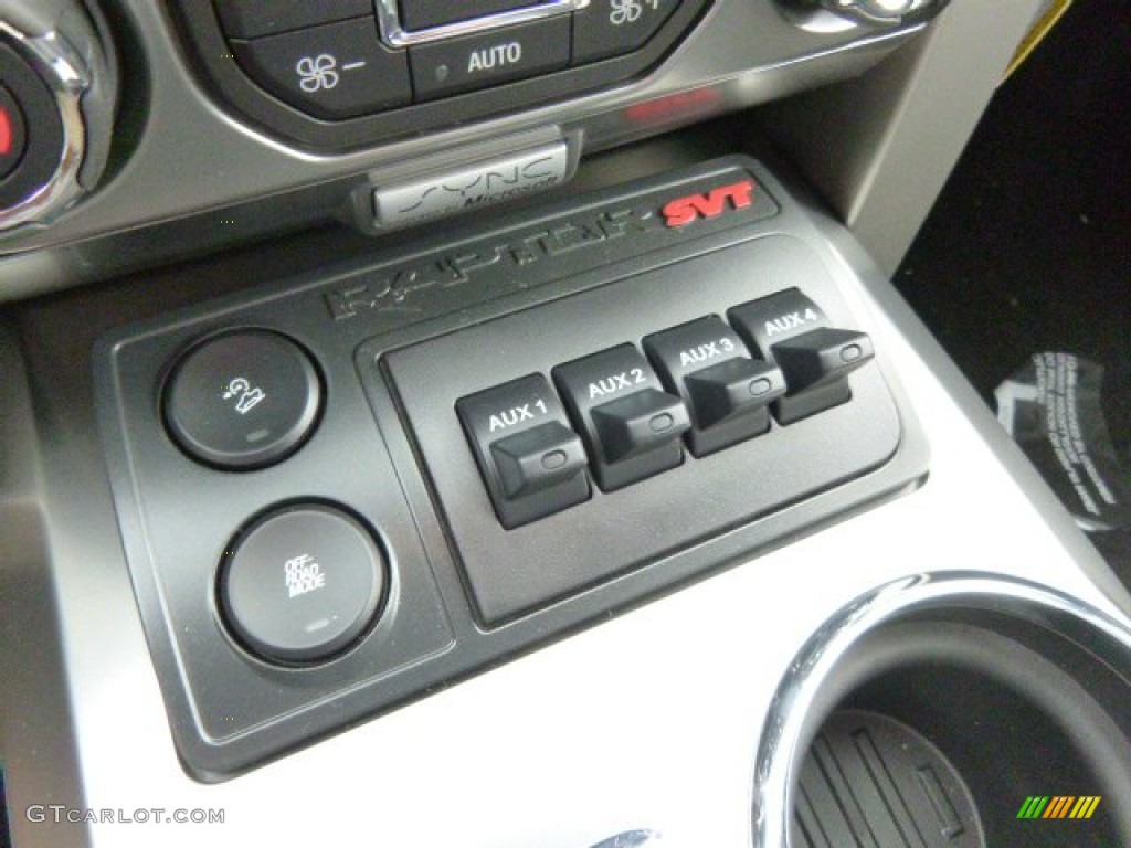 2014 Ford F150 SVT Raptor SuperCab 4x4 Controls Photo #95068905