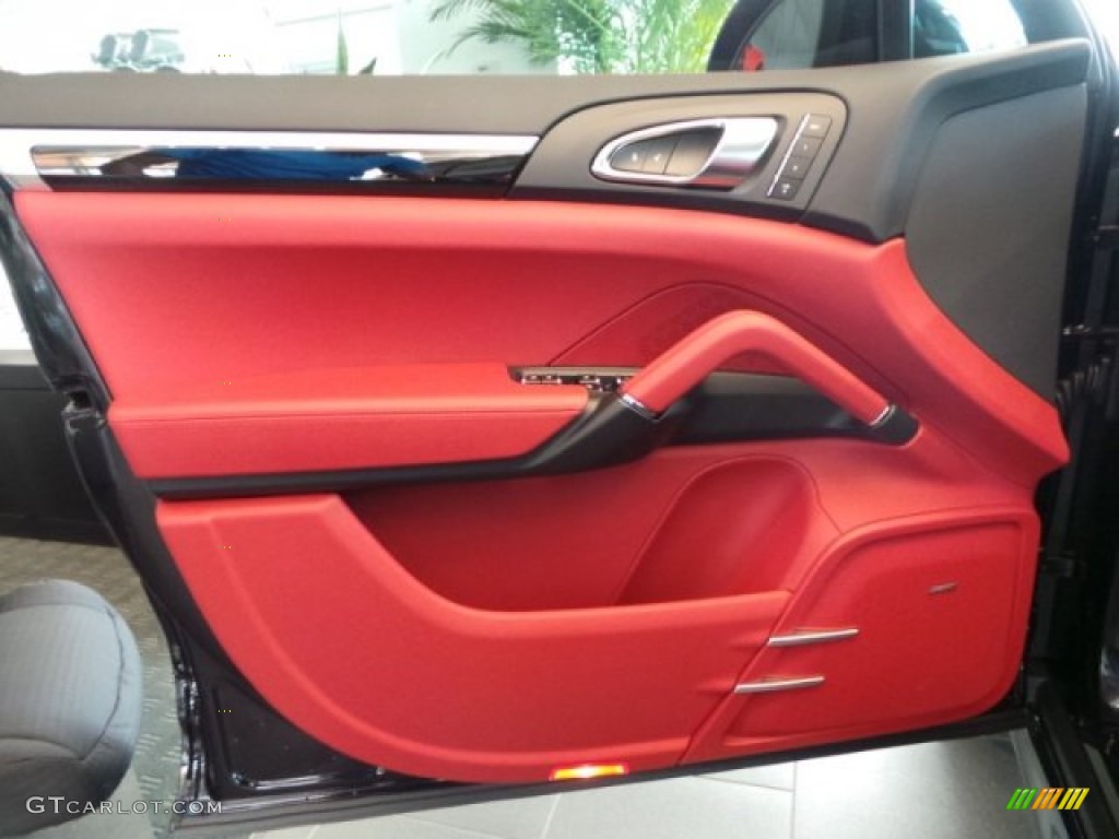 2014 Porsche Cayenne GTS Black/Carrera Red Door Panel Photo #95070084