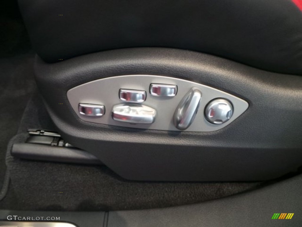 2014 Porsche Cayenne GTS Controls Photo #95070162