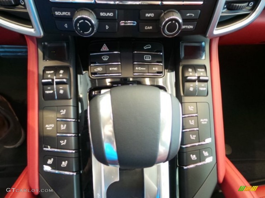 2014 Porsche Cayenne GTS Controls Photo #95070273