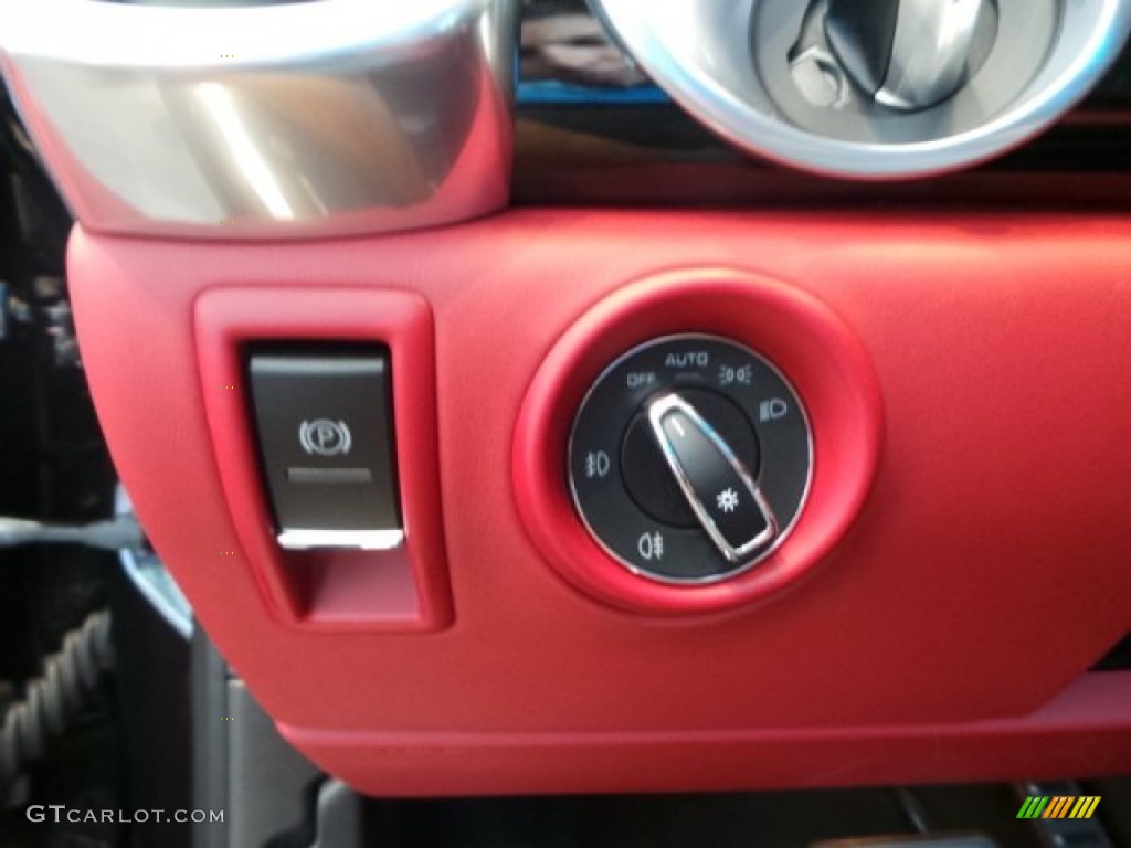 2014 Porsche Cayenne GTS Controls Photo #95070318
