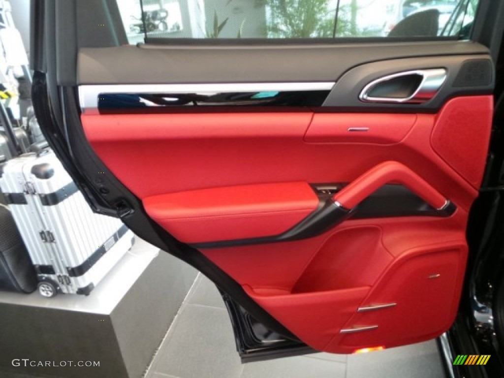 2014 Porsche Cayenne GTS Black/Carrera Red Door Panel Photo #95070330