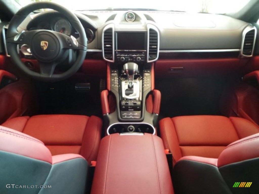 2014 Porsche Cayenne GTS Black/Carrera Red Dashboard Photo #95070373