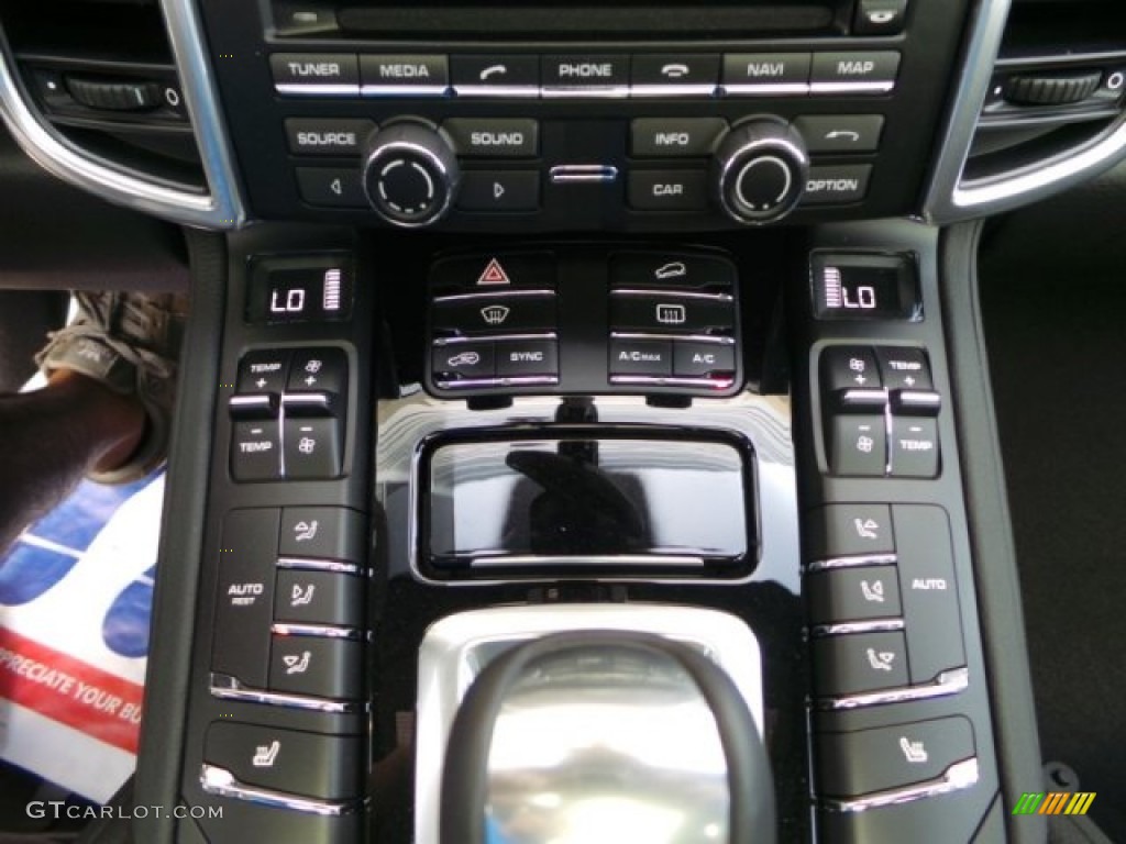 2014 Porsche Cayenne S Hybrid Controls Photos