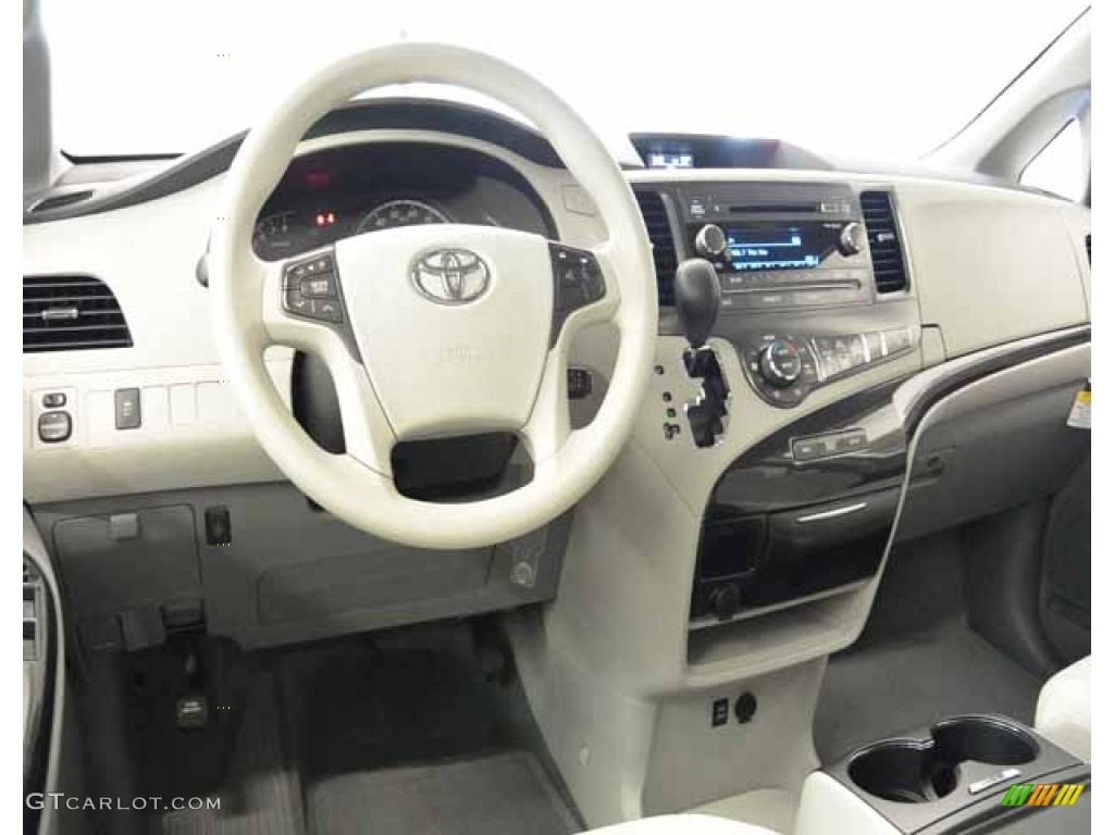 2014 Sienna LE - Silver Sky Metallic / Light Gray photo #6