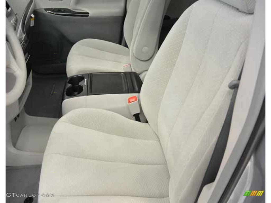 2014 Sienna LE - Silver Sky Metallic / Light Gray photo #12