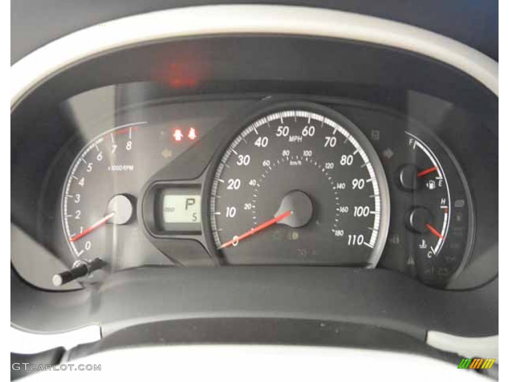 2014 Sienna LE - Silver Sky Metallic / Light Gray photo #17