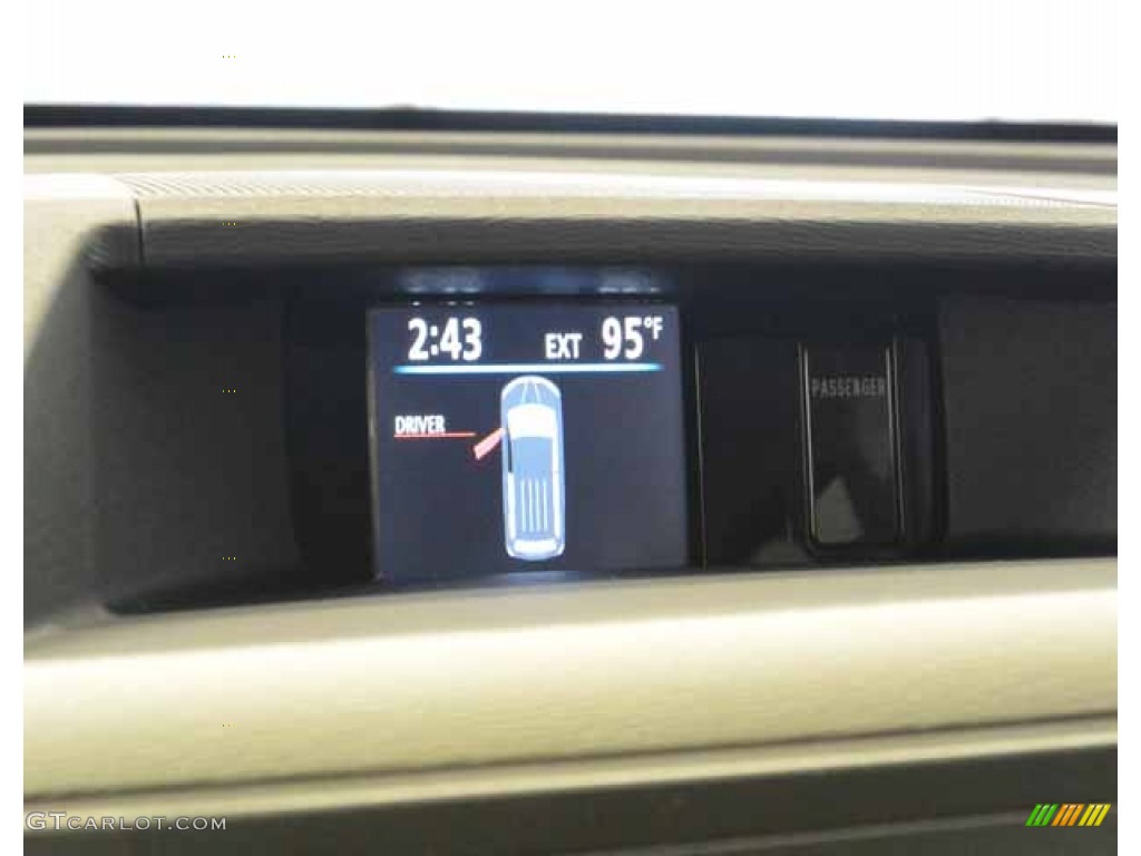 2014 Sienna LE - Silver Sky Metallic / Light Gray photo #19