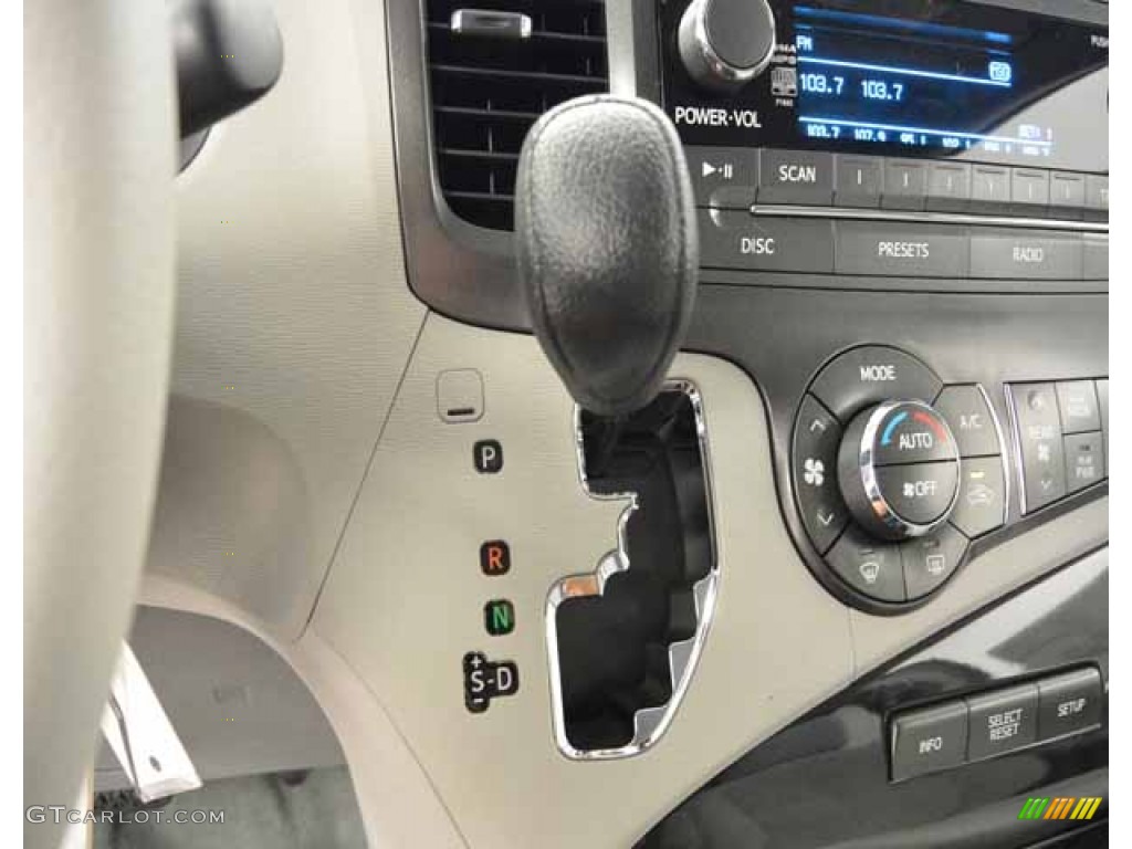 2014 Sienna LE - Silver Sky Metallic / Light Gray photo #23