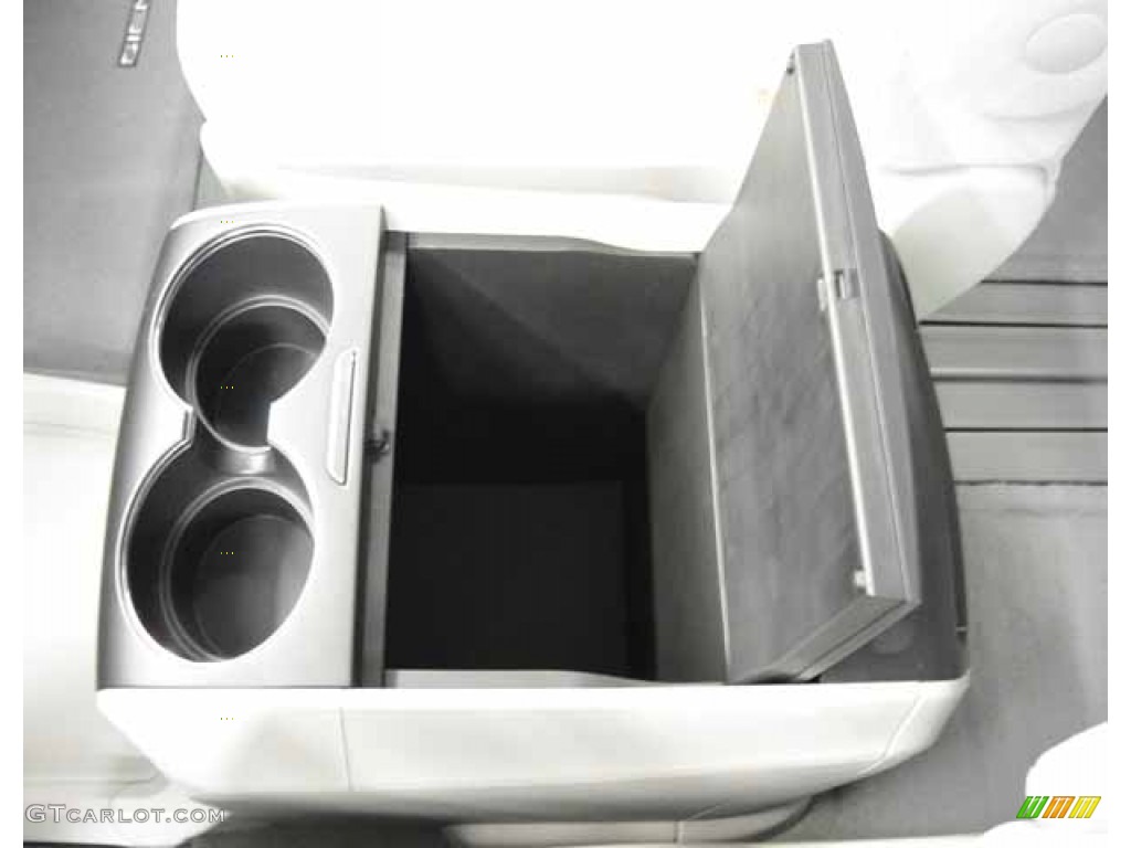 2014 Sienna LE - Silver Sky Metallic / Light Gray photo #27