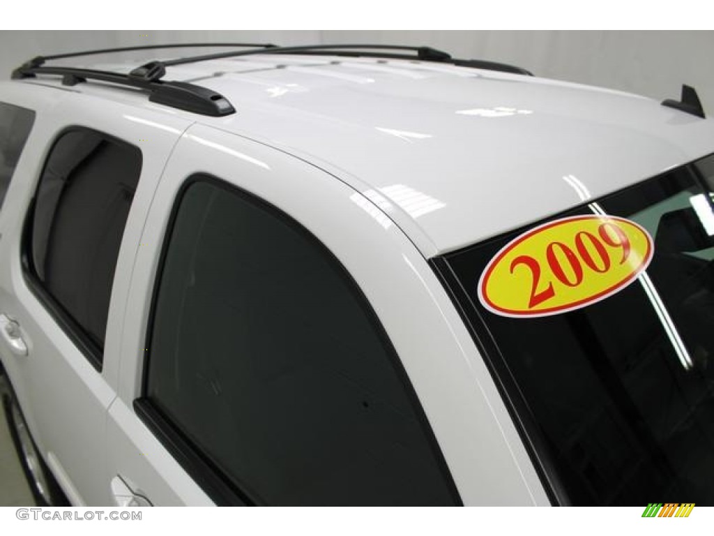 2009 Tahoe LT 4x4 - Summit White / Light Titanium photo #7
