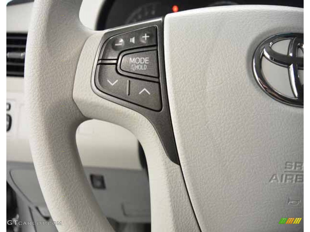 2014 Sienna LE - Silver Sky Metallic / Light Gray photo #30