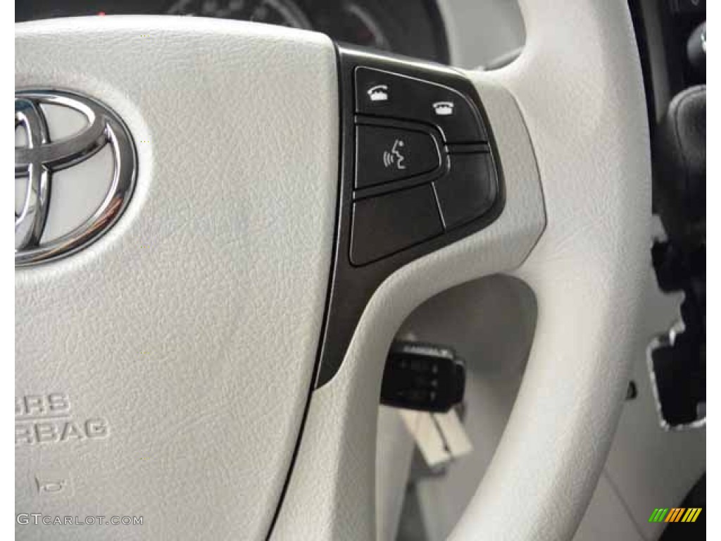 2014 Sienna LE - Silver Sky Metallic / Light Gray photo #31