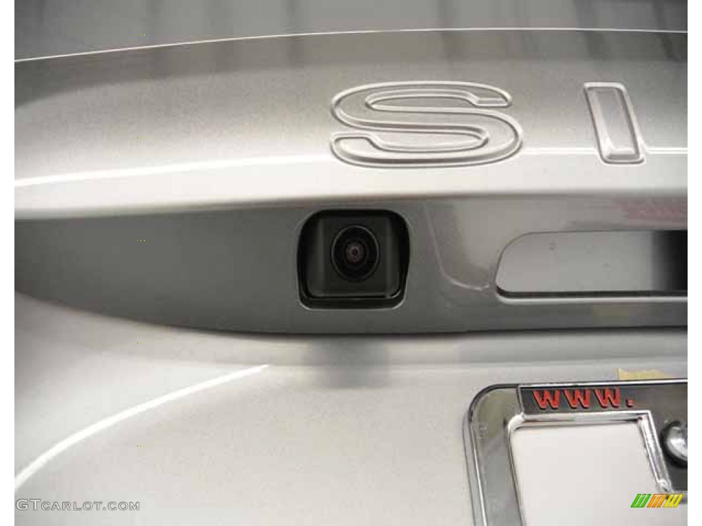 2014 Sienna LE - Silver Sky Metallic / Light Gray photo #37