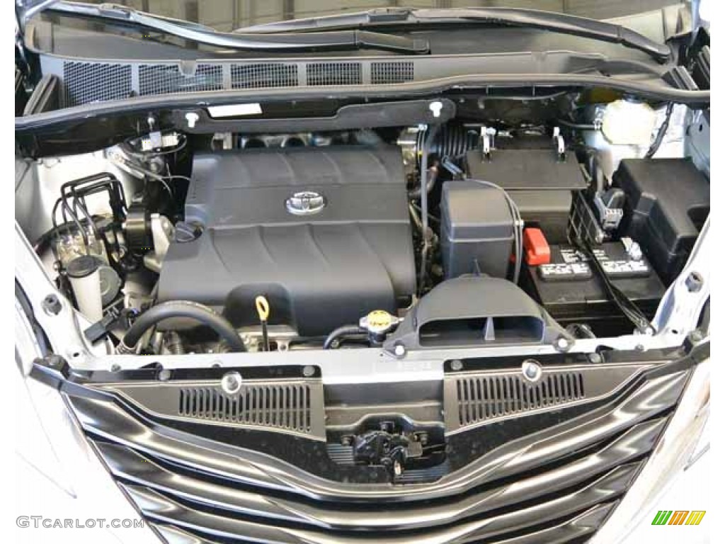 2014 Sienna LE - Silver Sky Metallic / Light Gray photo #38