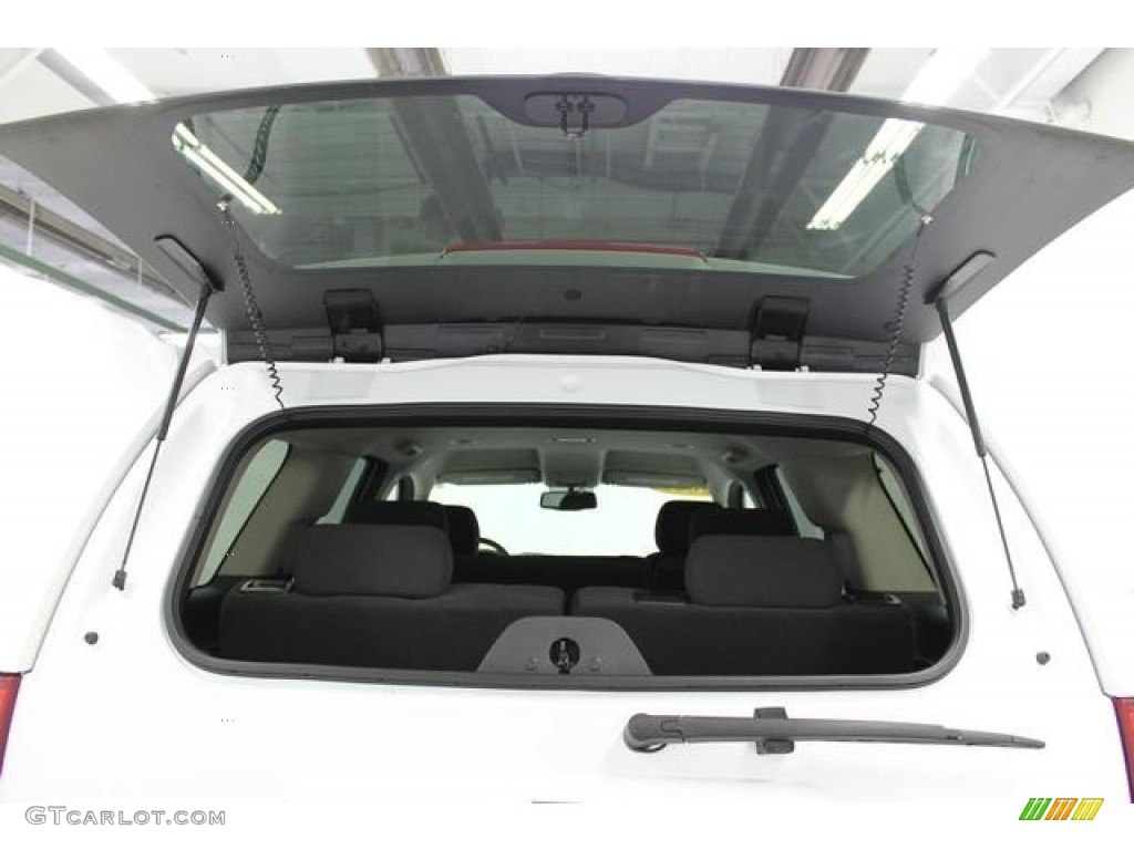 2009 Tahoe LT 4x4 - Summit White / Light Titanium photo #21