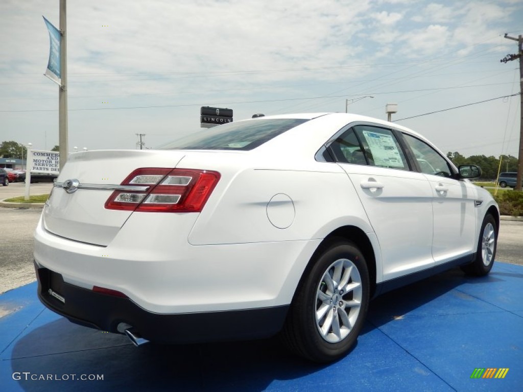 2015 Taurus SE - Oxford White / Dune photo #3