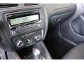 Black - Jetta SE Sedan Photo No. 17