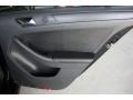 Black - Jetta SE Sedan Photo No. 30
