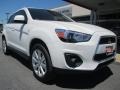 White Pearl - Outlander Sport ES Photo No. 1