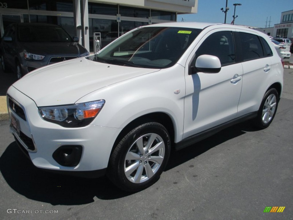 2014 Mitsubishi Outlander Sport ES Exterior Photos