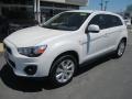 Front 3/4 View of 2014 Outlander Sport ES