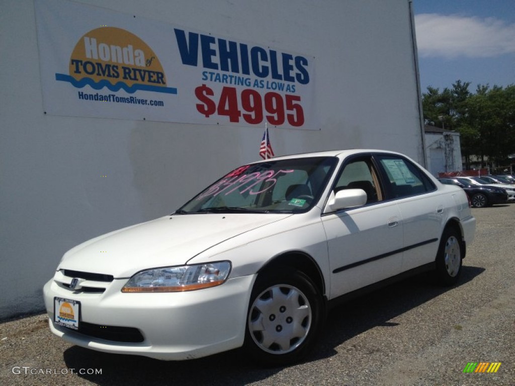 1998 Accord LX Sedan - Taffeta White / Ivory photo #1