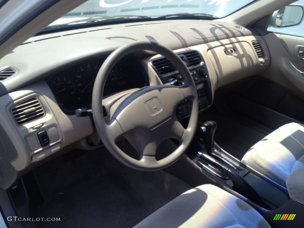 1998 Accord LX Sedan - Taffeta White / Ivory photo #14