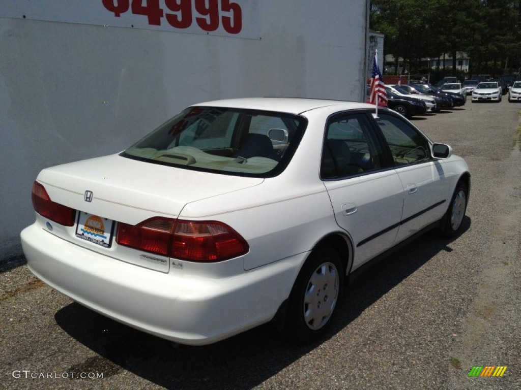 1998 Accord LX Sedan - Taffeta White / Ivory photo #22