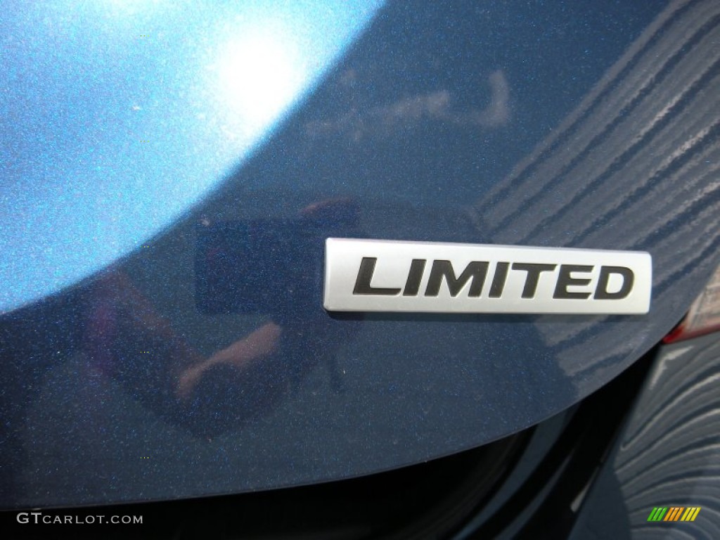 2015 Hyundai Elantra Limited Sedan Marks and Logos Photo #95118974