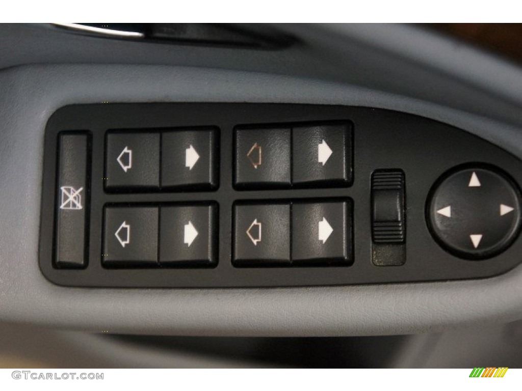 2002 BMW 5 Series 540i Sedan Controls Photo #95136101