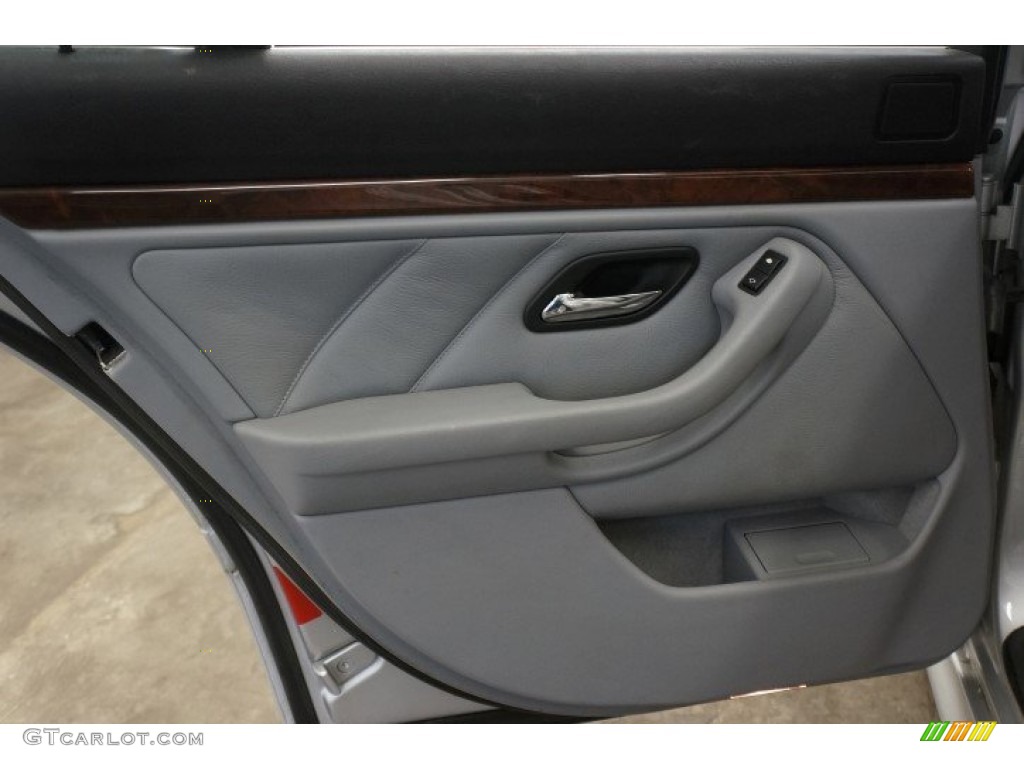 2002 BMW 5 Series 540i Sedan Grey Door Panel Photo #95136170
