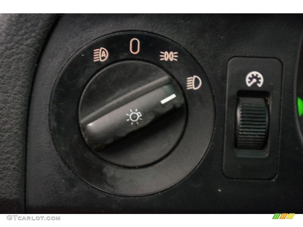 2002 BMW 5 Series 540i Sedan Controls Photo #95136501