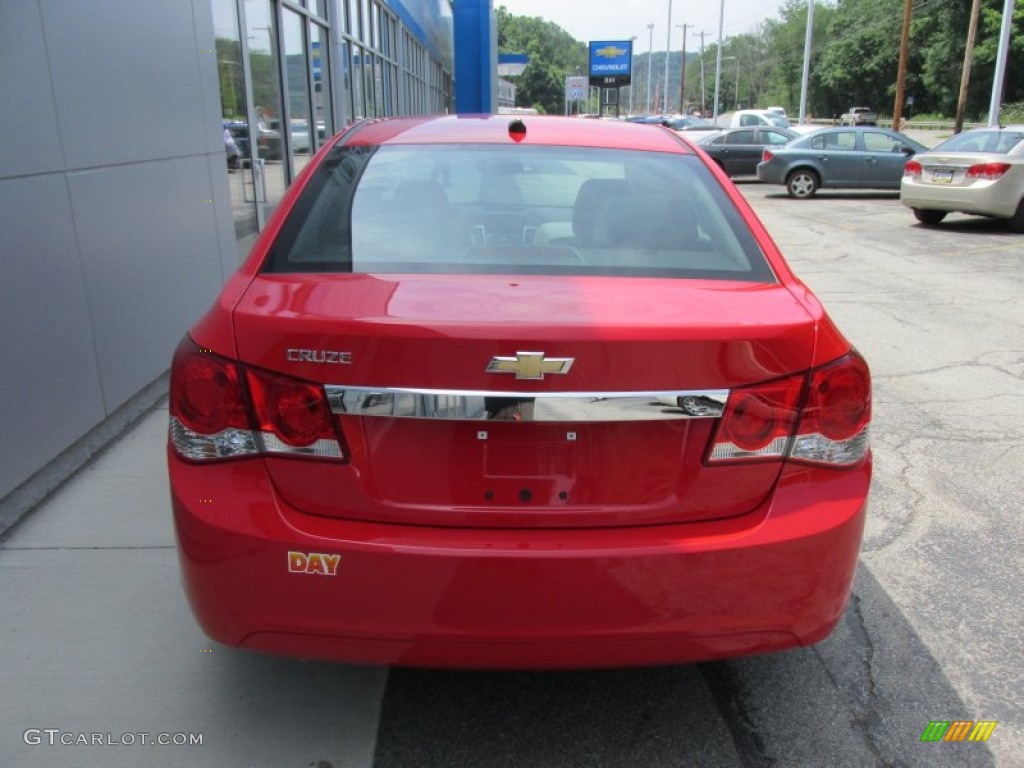 2014 Cruze LS - Red Hot / Jet Black/Medium Titanium photo #5