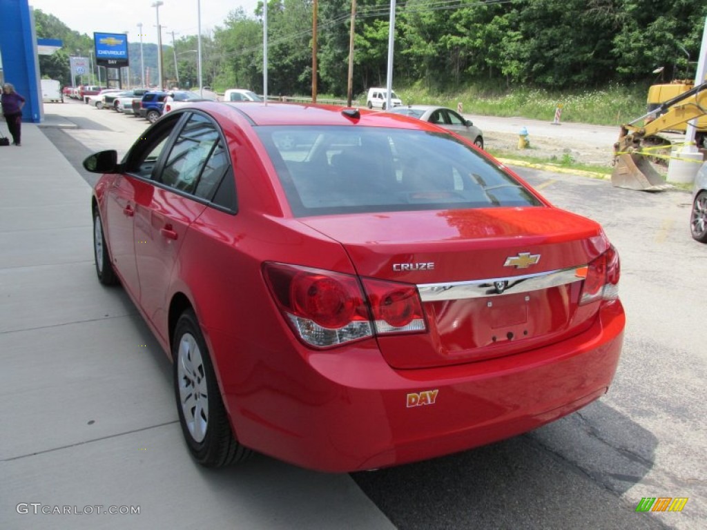 2014 Cruze LS - Red Hot / Jet Black/Medium Titanium photo #6