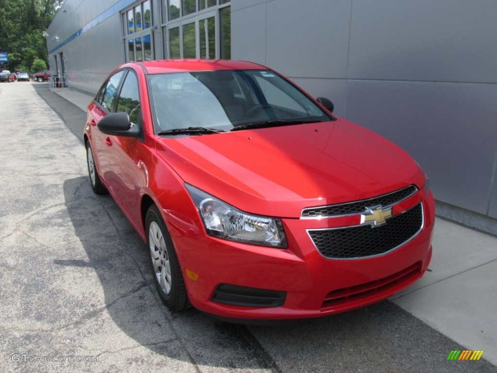 2014 Cruze LS - Red Hot / Jet Black/Medium Titanium photo #9